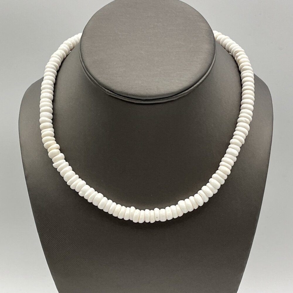 Vintage 70s  Hawaiian Puka Shell 47 gram Surfer Necklace 16" - Picture 5 of 8